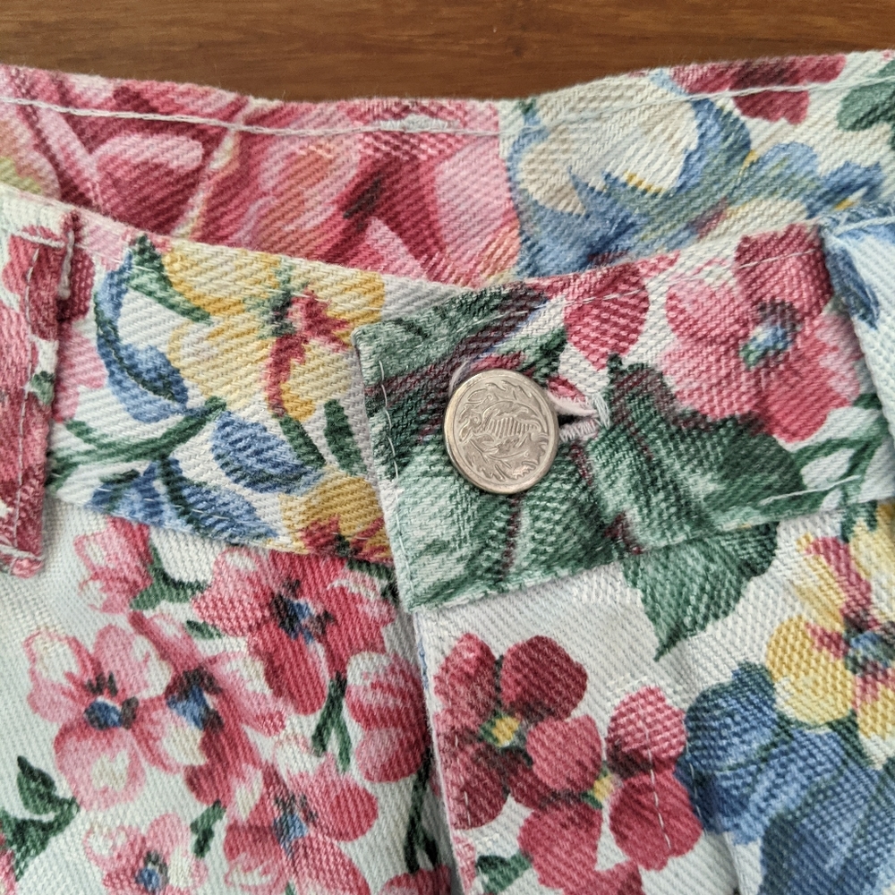 90’s Partners Mervyn's High Waisted Floral Shorts - Picture 5 of 8